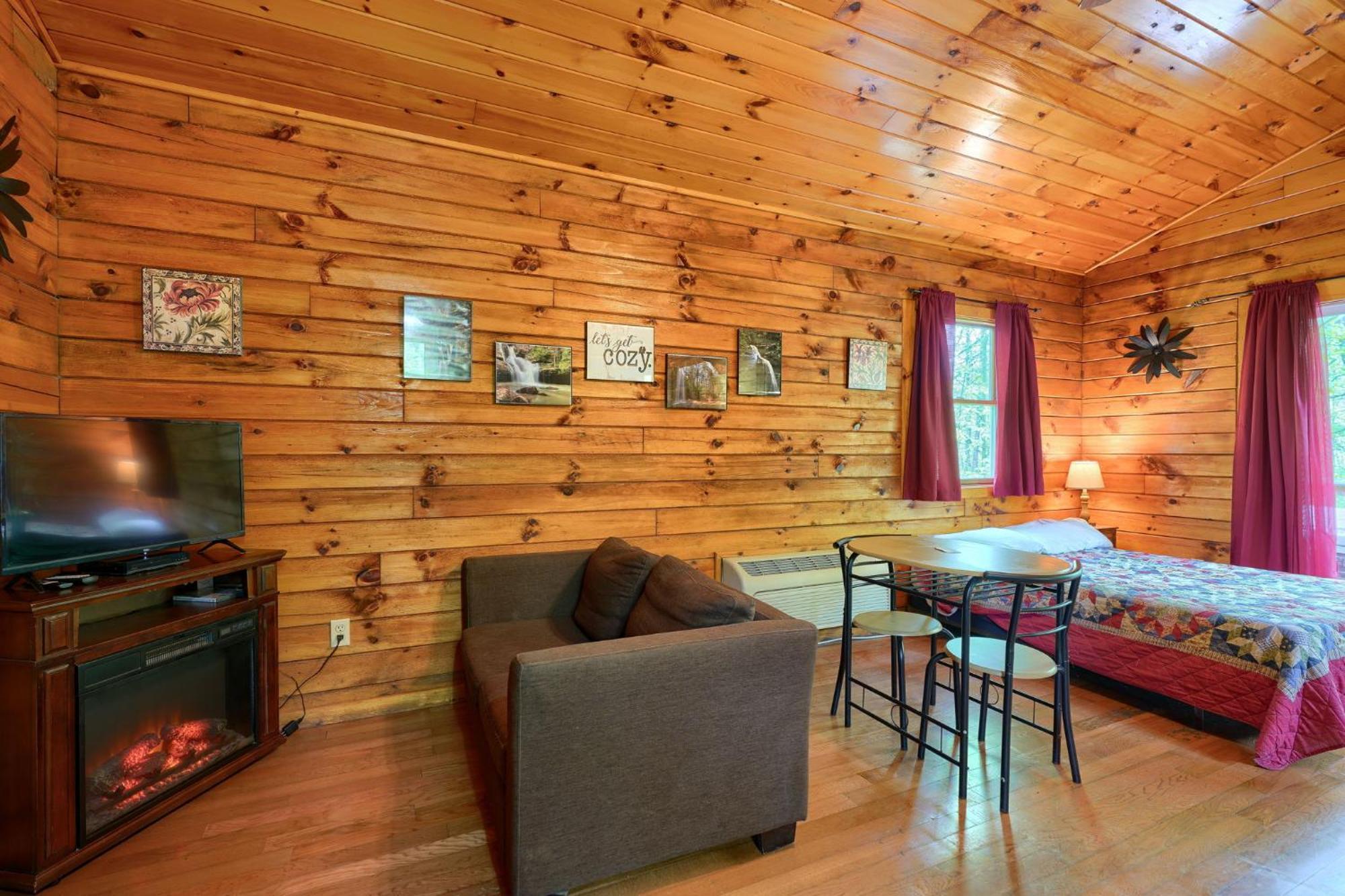 Blue Rose Cabins - Cozy Cabin 洛根 外观 照片